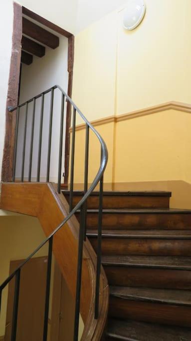 Loft De 53 M2 Centre Ville Blois,Tv Bagian luar foto