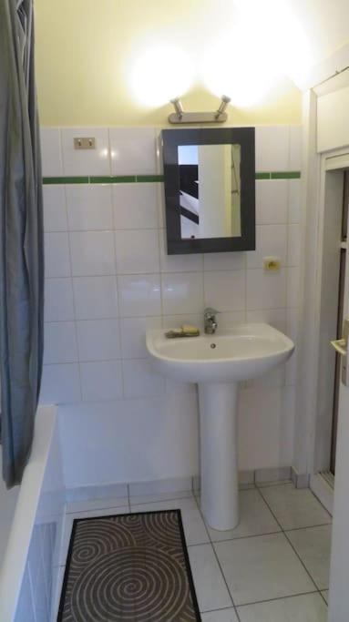 Loft De 53 M2 Centre Ville Blois,Tv Bagian luar foto