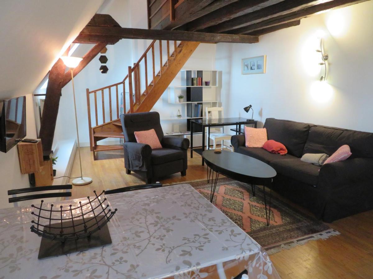 Loft De 53 M2 Centre Ville Blois,Tv Bagian luar foto